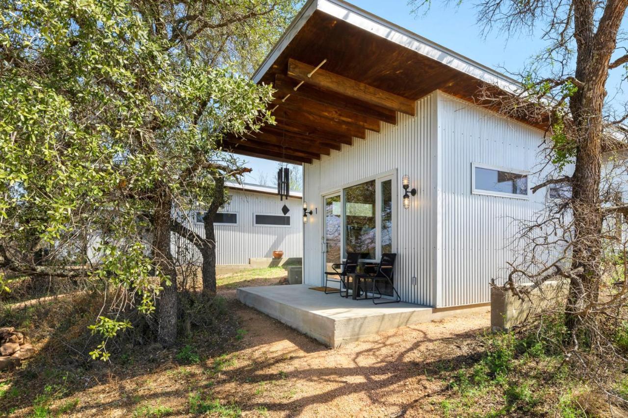 Lazo House - Riverfront With Overlooking Llano River 외부 사진
