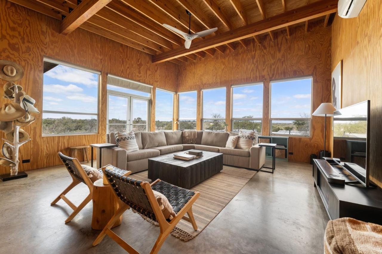 Lazo House - Riverfront With Overlooking Llano River 외부 사진