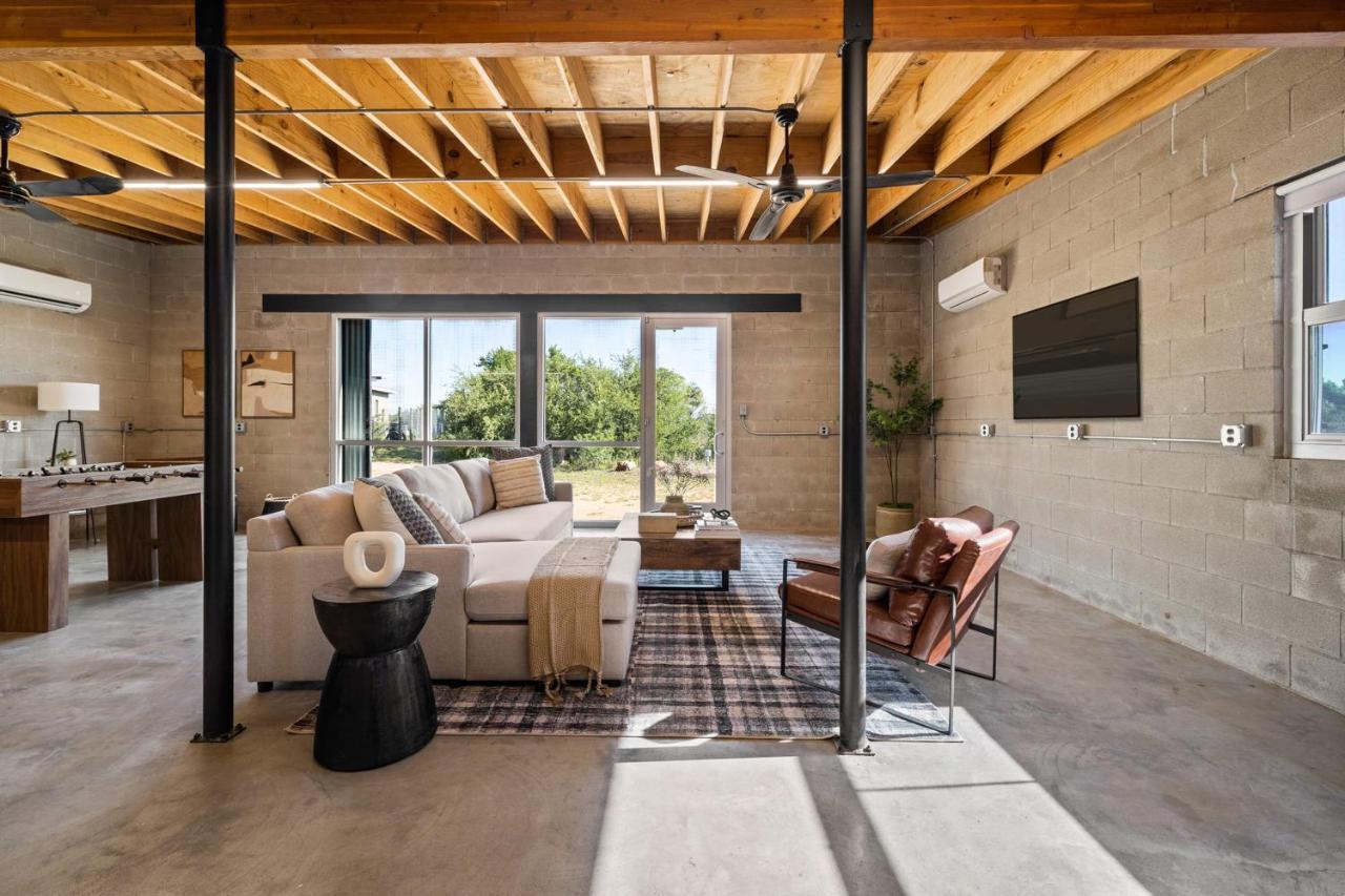 Lazo House - Riverfront With Overlooking Llano River 외부 사진