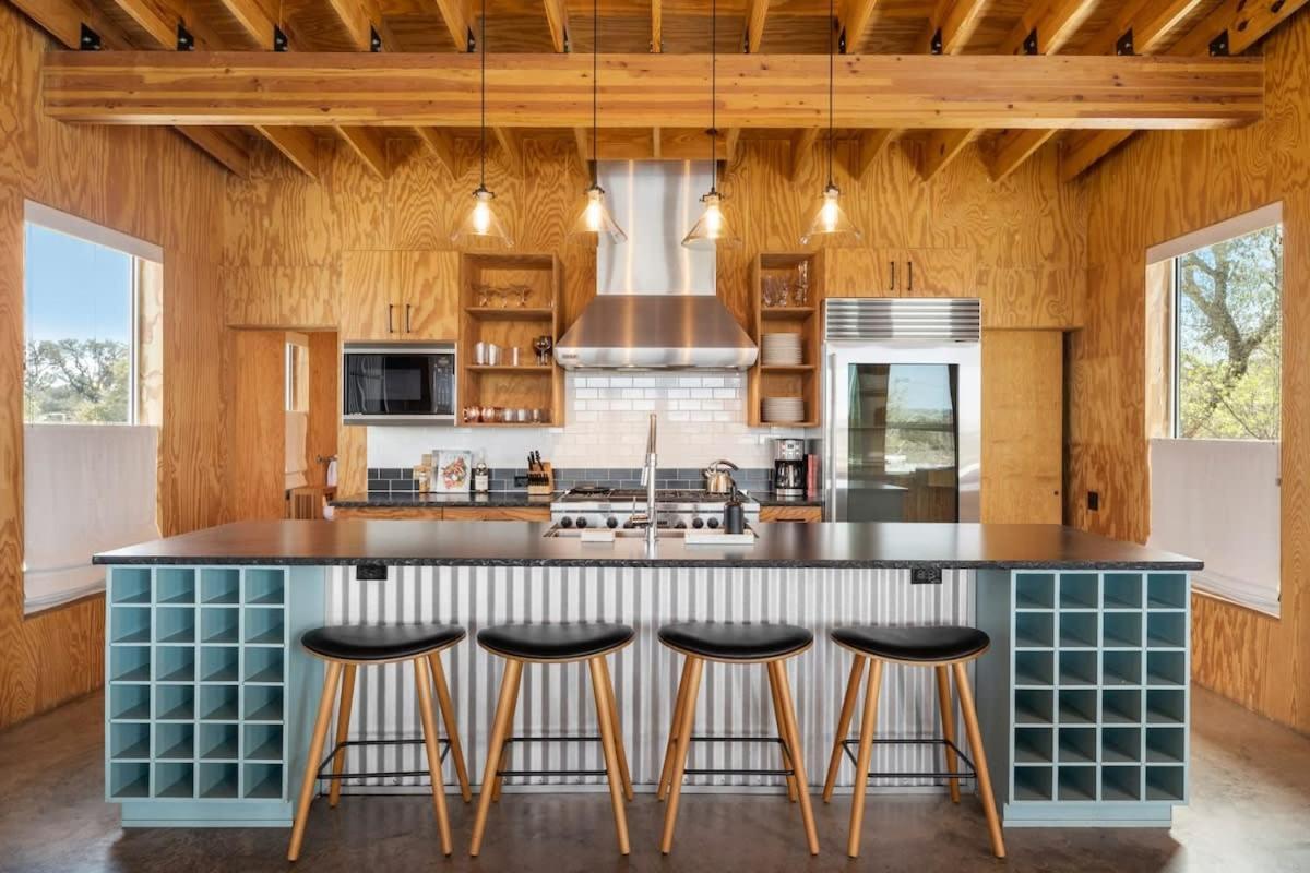 Lazo House - Riverfront With Overlooking Llano River 외부 사진