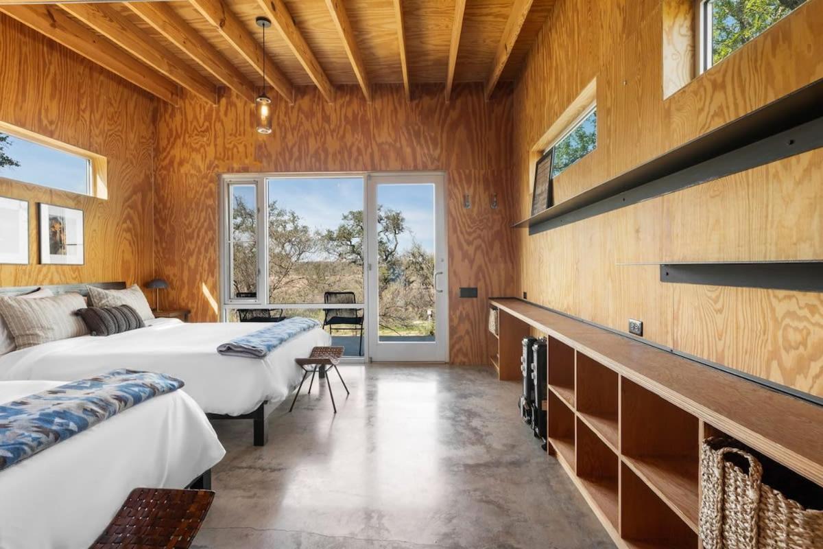 Lazo House - Riverfront With Overlooking Llano River 외부 사진