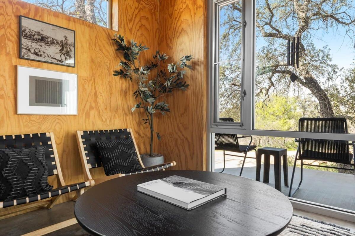 Lazo House - Riverfront With Overlooking Llano River 외부 사진