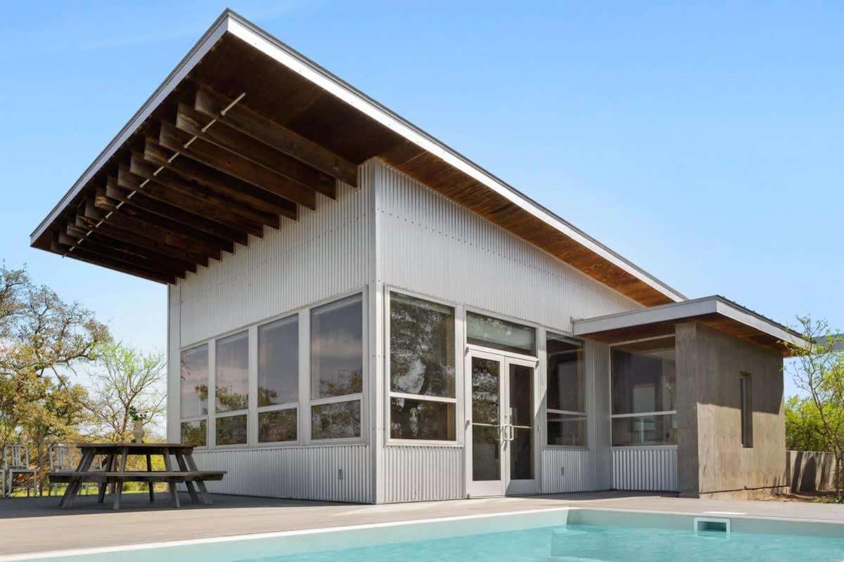 Lazo House - Riverfront With Overlooking Llano River 외부 사진