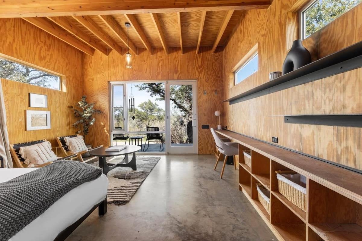 Lazo House - Riverfront With Overlooking Llano River 외부 사진
