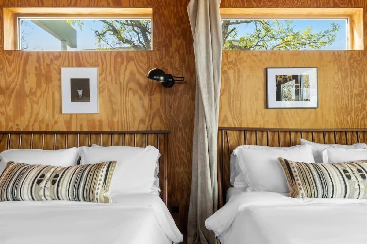 Lazo House - Riverfront With Overlooking Llano River 외부 사진
